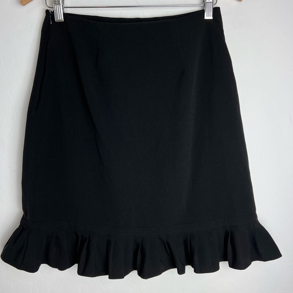 🖤 Larry Levine Black Stretch Ruffle Mini Skirt - Size 6 - Picture 6 of 7